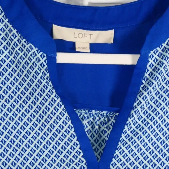 Ann Taylor Loft Scarf Print Tank Top Career Casual Womens XS V Neck Lightweight - Picture 2 of 6